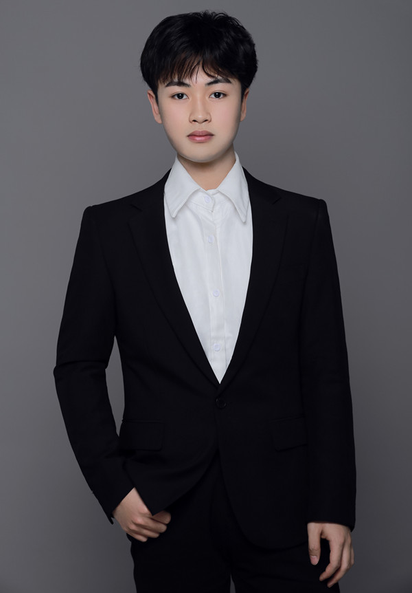 李佳樺美發老師