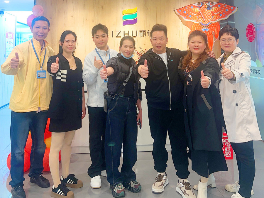 從左到右：李煥玲，盧素豐，方冬瑩，梁麗麗.jpg