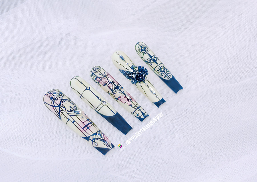 手繪窗花美甲，南寧美甲設(shè)計(jì)專業(yè)作品